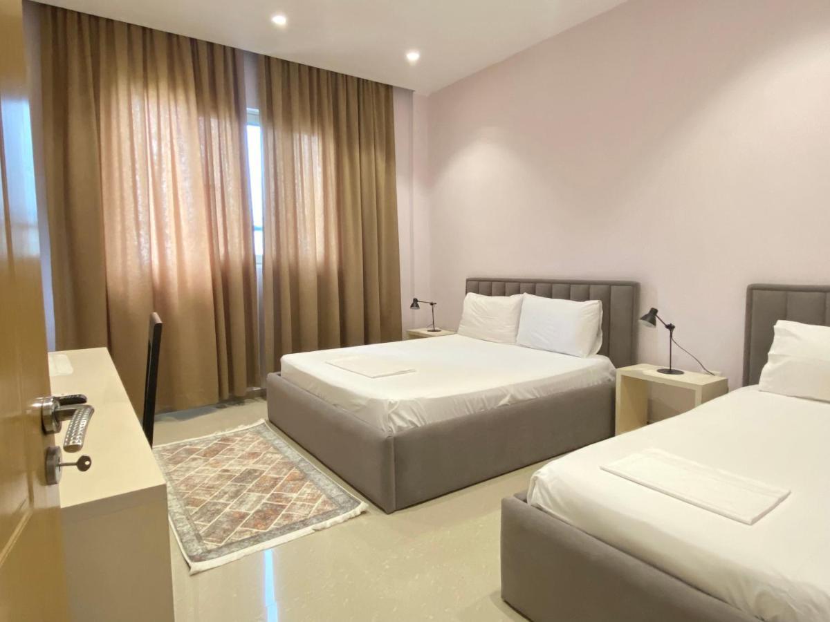 Guesthouse Niko Berat Exterior photo