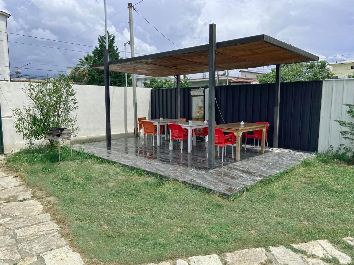 Guesthouse Niko Berat Exterior photo