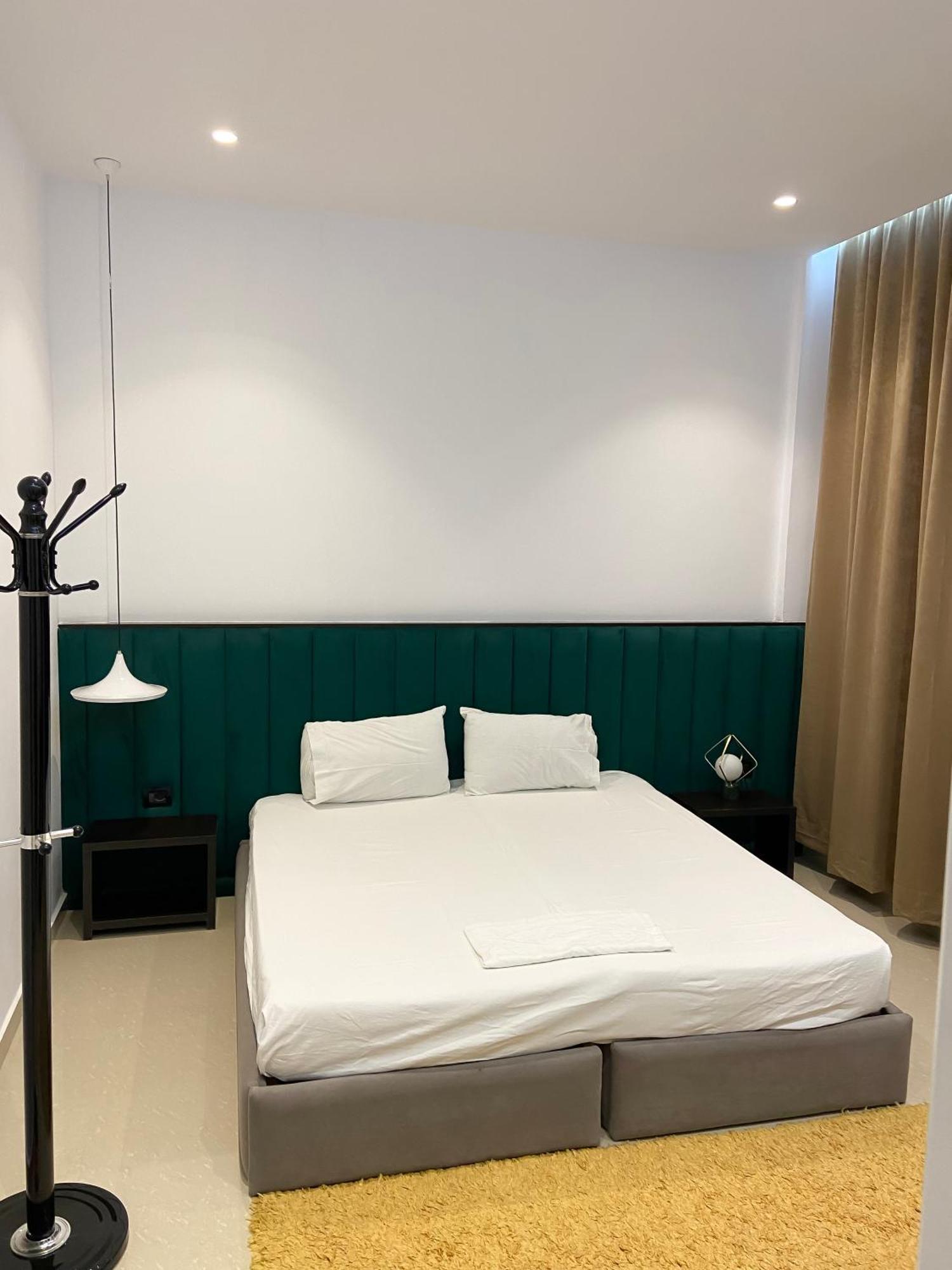 Guesthouse Niko Berat Exterior photo